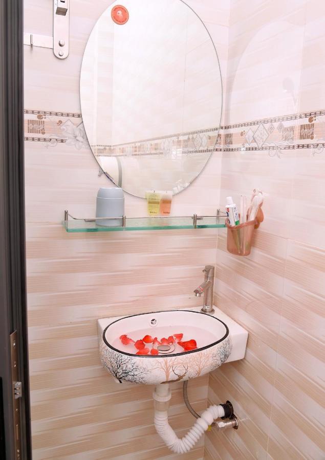 Hotel Nha Nghi Hoa Muoi Gio Tan Tao Zewnętrze zdjęcie